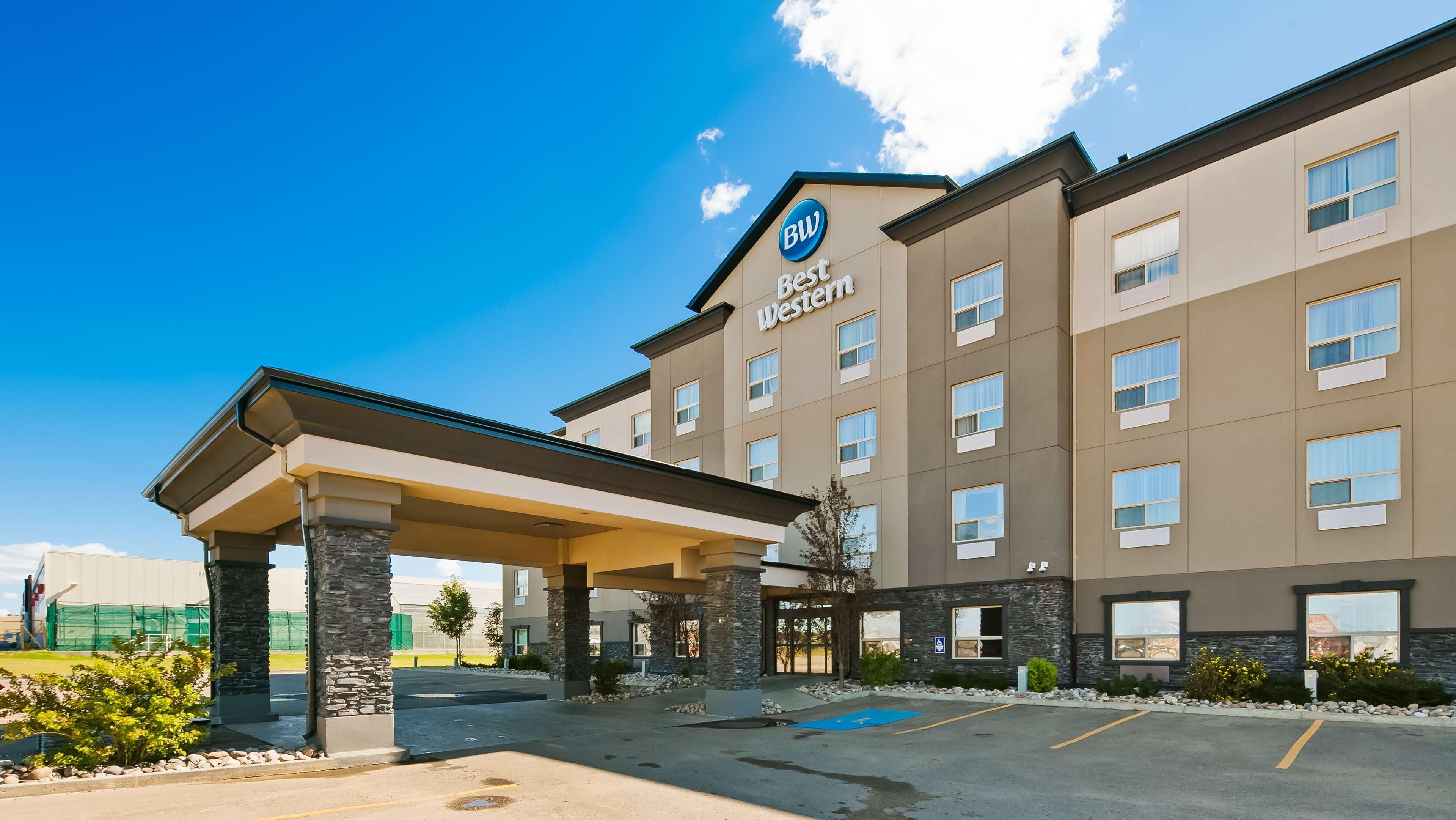 Best Western Wainwright Inn & Suites Buitenkant foto