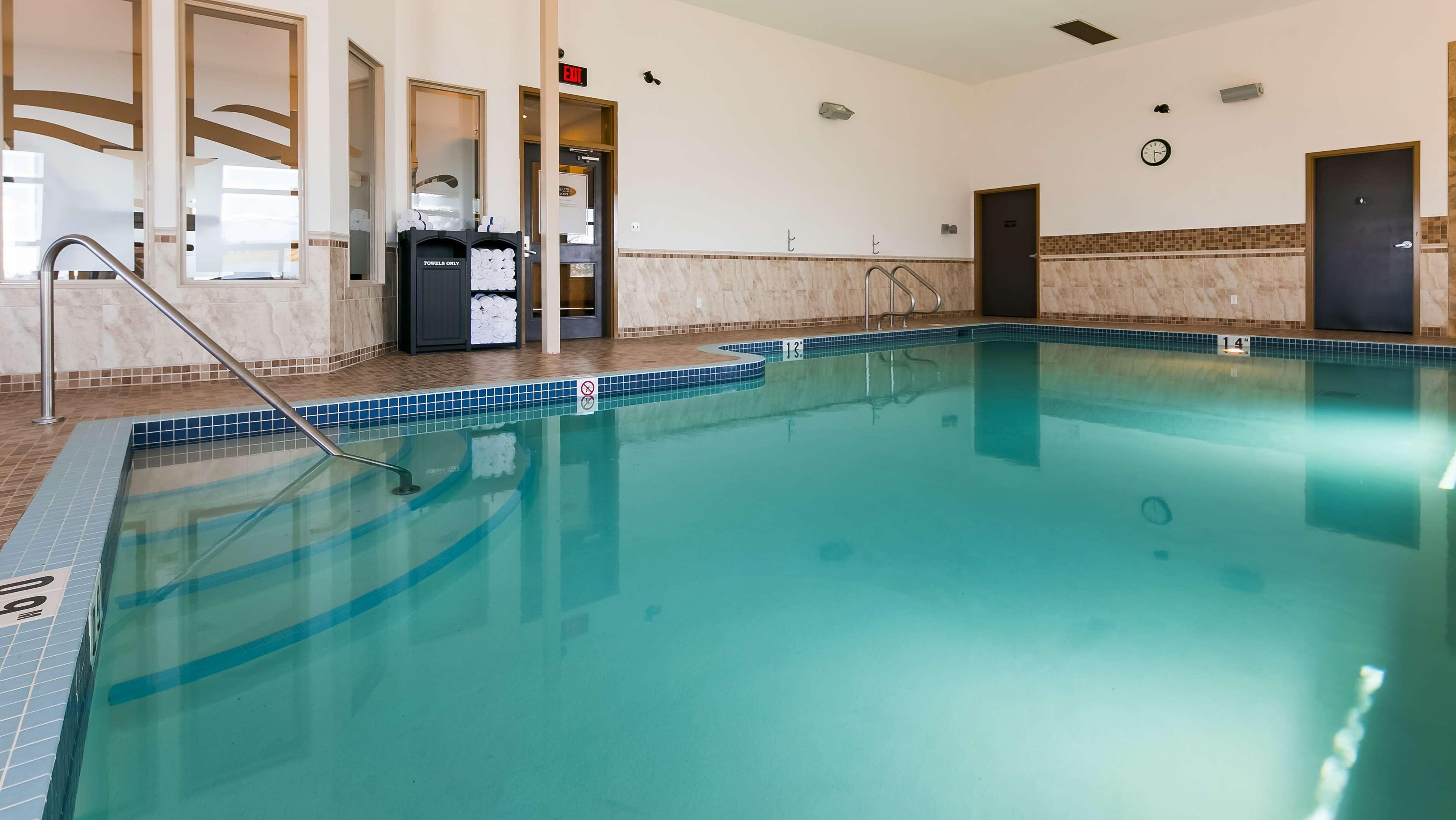 Best Western Wainwright Inn & Suites Buitenkant foto
