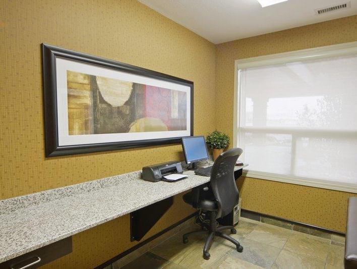 Best Western Wainwright Inn & Suites Buitenkant foto