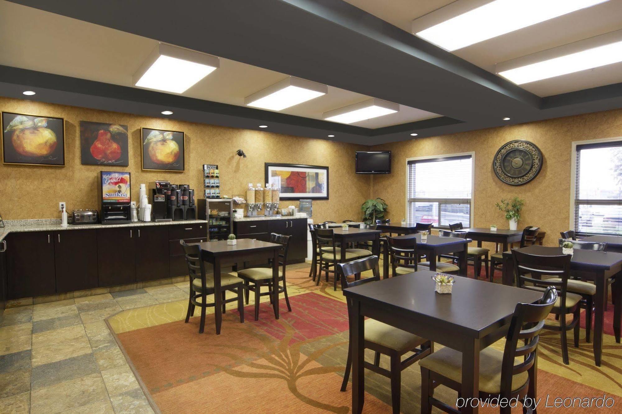 Best Western Wainwright Inn & Suites Buitenkant foto