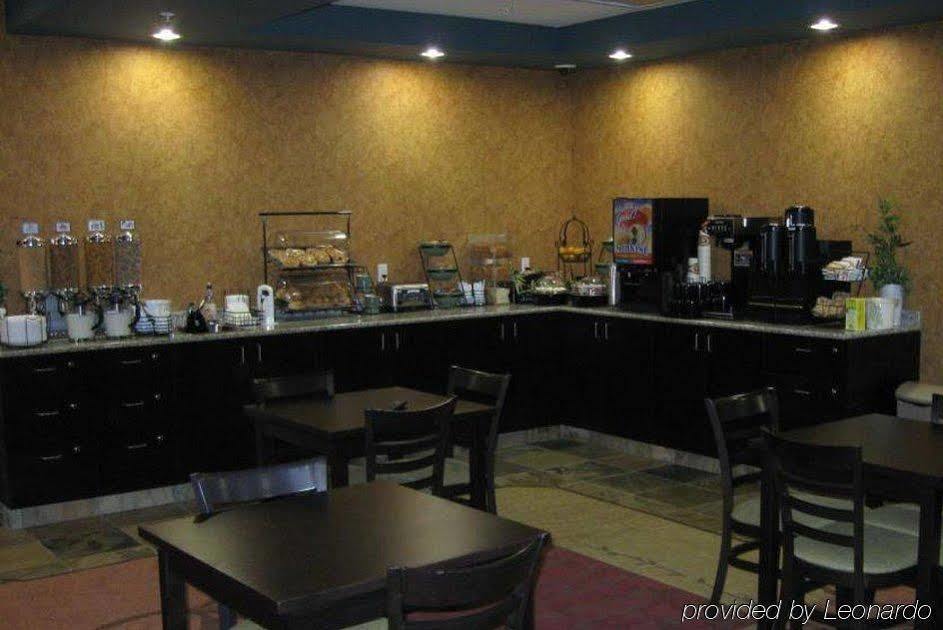 Best Western Wainwright Inn & Suites Buitenkant foto
