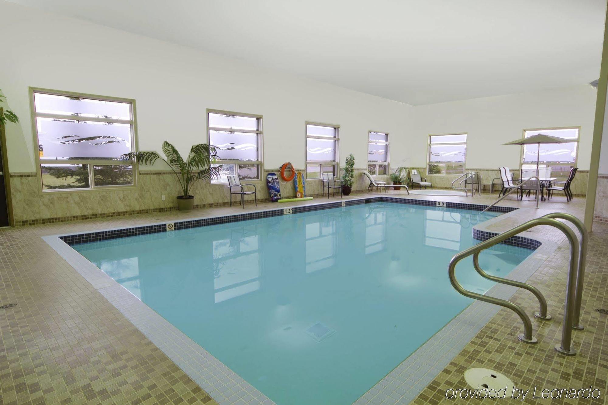 Best Western Wainwright Inn & Suites Buitenkant foto