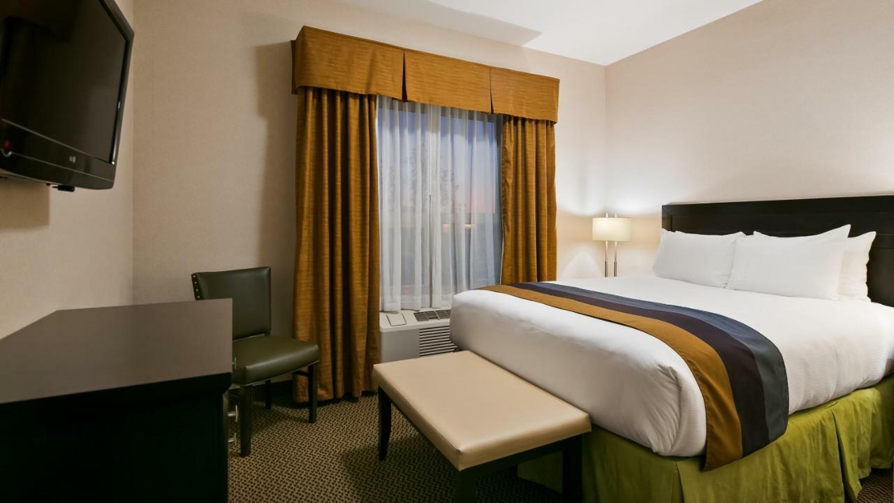 Best Western Wainwright Inn & Suites Buitenkant foto